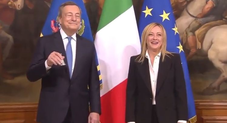 Giorgia Meloni a preluat oficial funcția de premier al Italiei. Momentul când a luat clopoțelul (Video)