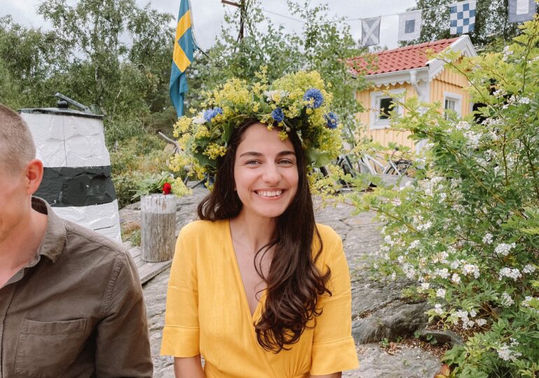 O tânără de 26 de ani cu origini iraniene tocmai a fost numită ministru în Suedia