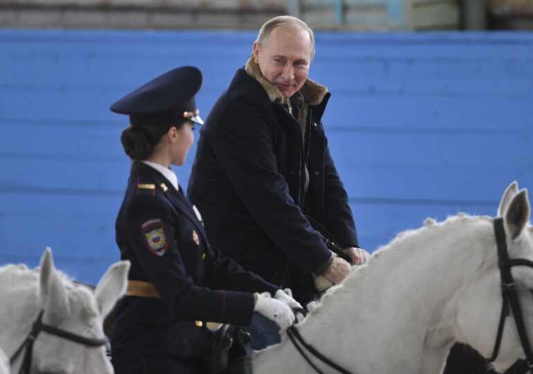 Veteranii Rusiei se opun războiului: Nu vom câștiga. Putin e un idiot. Nu conduce trupele pe cal alb, ci stă cu iahturile și femeile lui