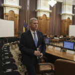 Riscăm să pierdem bani din PNRR din cauza Legii avertizorilor de integritate. Predoiu a cerut să fie întoarsă de la votul final