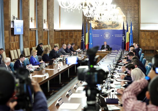 „Dragi români ...” Mesajele transmise de politicieni la final de an (Video)
