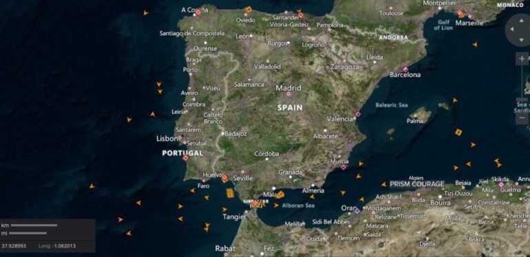 Zeci de nave cu gaze lichefiate stau la coadă, pentru a-şi descărca marfa în porturile europene