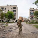 ”S-a alăturat inamicului”: Povestea soldatului ucrainean care luptă împotriva tatălui său