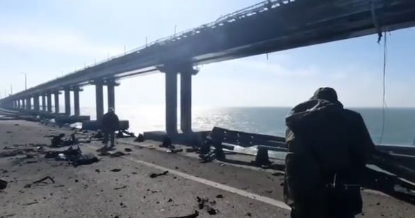 Momentul exploziei de pe Podul Kerci, surprins de camere locale sau de pe bordul mașinilor (Video)