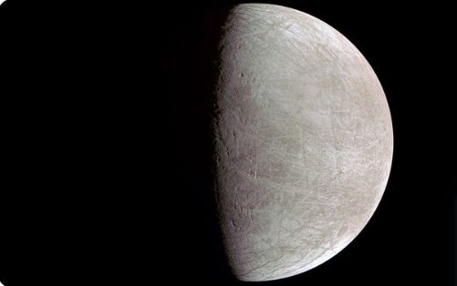 Prima imagine din ultimii 20 de ani cu Europa, singurul corp din Sistemul Solar care ar putea găzdui viața