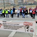 Protest la uşa lui Ciucă: Oamenii s-au săturat, totul crește, mai puțin salariile! (Video)