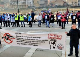 Protest la uşa lui Ciucă: Oamenii s-au săturat, totul crește, mai puțin salariile! (Video)