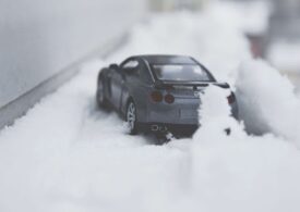 5 articole cu care să îți echipezi mașina pentru iarnă