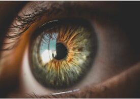 O boală a ochilor ce apare odată cu vârsta poate ascunde mult mai multe probleme de sănătate