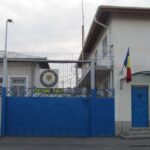 Mama unui deținut și-a dat foc în fața Penitenciarului din Ploiești