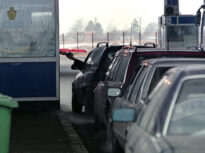 Vămile care erau pline, anii trecuți, în Săptămâna Mare, acum sunt aproape pustii. Prețul unei călătorii e aproape dublu