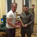 Sean Penn i-a dăruit trofeul Oscar lui Zelenski (Video)