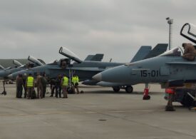10 aeronave de luptă au ajuns în România