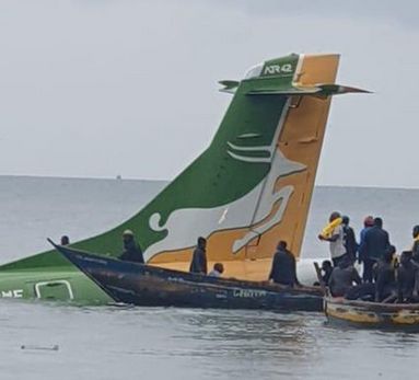 Un avion de pasageri s-a prăbușit în Lacul Victoria (Video) - UPDATE