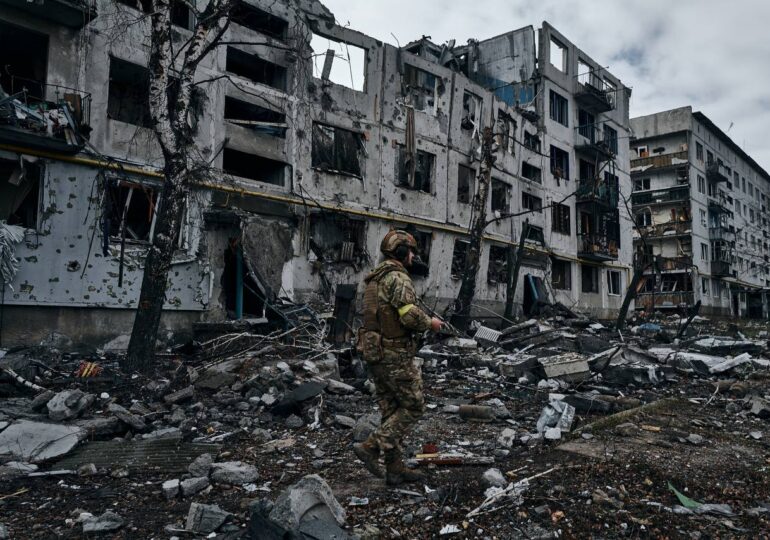 Ziua 274 de război: Rusia susține că Ucraina s-a bombardat singură. Lukașenko vorbește de „distrugerea completă”