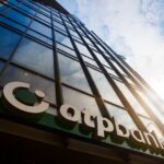 OTP Bank, acuzată că sponsorizează războiul lui Putin, își vinde filiala din România