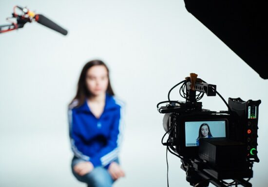 Povestea Fragile intră în comunitatea adolescenților