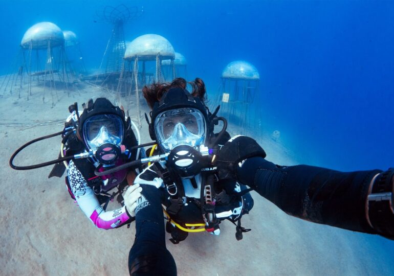 “Grădina lui Nemo”, ferma subacvatică ce pare desprinsă din filmele SF