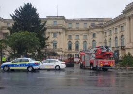 Incendiu la Palatul Regal din Capitală. 150 de persoane au fost evacuate