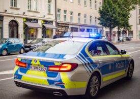 Un bărbat a intrat cu maşina într-un grup de oameni care se încăieraseră, în Germania: 5 răniți grav
