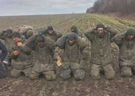 Soldații ruși aleg să trăiască și se predau dronelor ucrainene (Video)