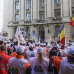 Angajații de pe ambulanțe protestează în Capitală și-l acuză pe șeful DSU de sabotaj: „Arafat nu uita, ambulanța nu-i a ta!” (Video)