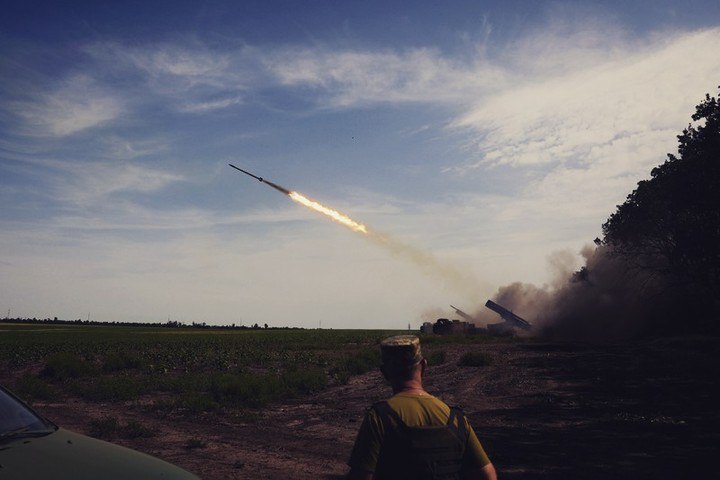 Zelenski insistă că două rachete rusești ar fi traversat spațiul aerian al României. MApN a dezmințit, dar a trimis două avioane de luptă spre zona de graniță - <span style="color:#990000;font-size:100%;">UPDATE</span>