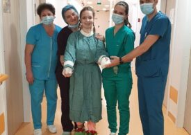 Alexia, fata căreia i-au fost replantate ambele brațe, a ieșit din spital: Am emoții, dar sunt sigură că o să fie totul bine