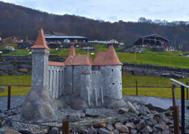 Mini Transilvania, o destinație nouă de vacanță, cu castele, mocăniță și povești uluitoare