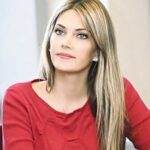 Eva Kaili, vicepreședinta PE anchetată pentru corupție, a fost demisă de Roberta Metsola