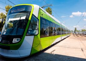 Nicușor Dan vine cu o veste bună: Noile tramvaie de la Arad ies pe traseu, în București