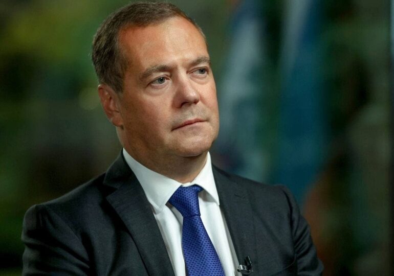 Medvedev propune legalizarea furtului de proprietate intelectuală în Rusia