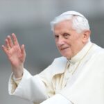 Papa Benedict al XVI-lea, un om al premierelor, „fratele muncitor în slujba adevărului”