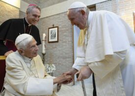 Papa Francisc anunță că fostul papă Benedict e foarte bolnav: Să ne aducem aminte de el