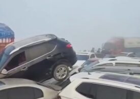 Carambol uriaș în China: Peste 200 de mașini s-au ciocnit pe un pod (Foto & Video)