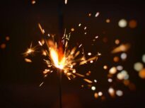 Echipa SpotMedia vă dorește sănătate, curaj și autenticitate, în 2026. La mulți ani!