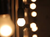 Ministerul Energiei lansează un nou apel pentru reducerea consumului de energie electrică în orele de vârf: România traversează o situație energetică de criză