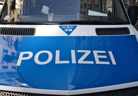 O mașină a intrat în mulțime la Leipzig: doi morți și mai mulți răniți. Suspectul a fost reținut