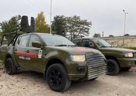 Războiul se câștigă cu tot ce ai: Cum îi păcălesc pe lunetiștii ruși mașinile trimise în Ucraina de fermierii britanici (Foto&Video)