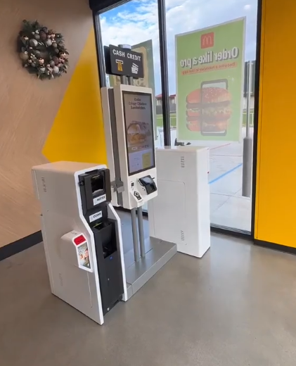 Restaurantul McDonald's în care nu trebuie să interacționezi deloc cu angajații (Video)