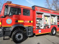 Incendiu puternic în Colentina. Flăcările au cuprins un restaurant și spații din apropiere
