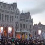 Miting la Budapesta, după ce au fost concediați profesori care au cerut salarii mai mari. Mii de elevi, profesori și părinți, în stradă (Foto)