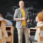 Elevii vor putea fi mustrați de profesori în fața clasei și pot fi mutați disciplinar la altă școală