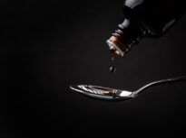 Un medicament pentru tuse ar putea ajuta pacienții cu Parkinson. Ce-a arătat un studiu recent