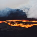 Lava unui vulcan din Hawaii se apropie de o autostradă. A fost mobilizată Garda Națională (Foto)