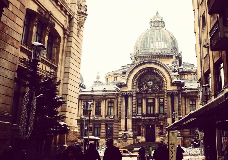 The Guardian: Bucureștiul, un oraș ca o pizza cu mai multe felii pe gustul tuturor
