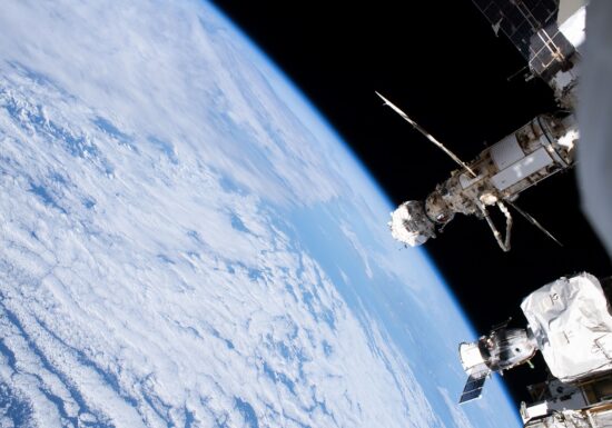 Alertă pe Stația Spațială Internațională: Astronauții s-au pregătit pentru evacuare după agravarea unei scurgeri de aer