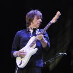 Legendarul chitarist Jeff Beck a murit