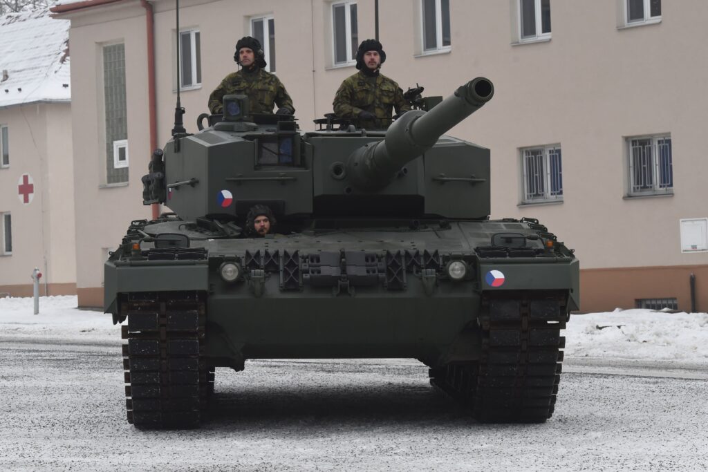 Czech Republic receives first Leopard 2 tank