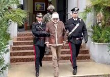 Cum a fost arestat „ultimul naș” al mafiei siciliene Cosa Nostra: L-au prins la doctor, iar martorii au aclamat poliția